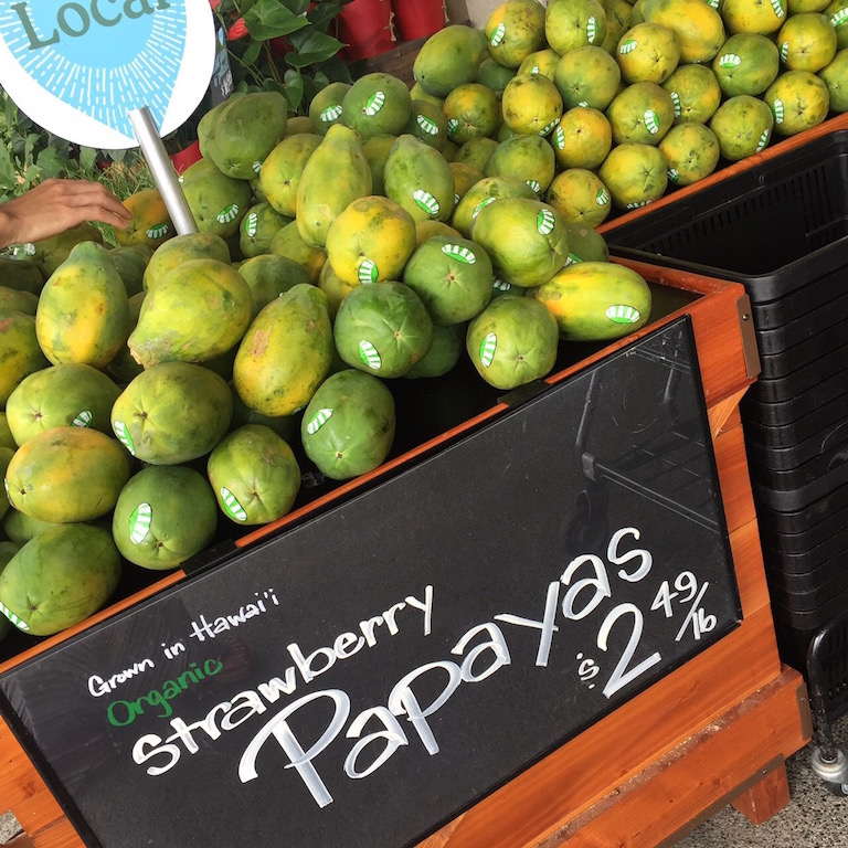 ハワイのスーパーマーケットで果物や野菜を計り売りで購入する方法